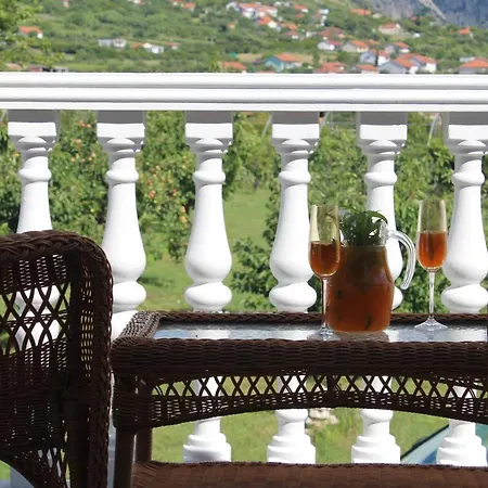 Casa Botanica Blagaj