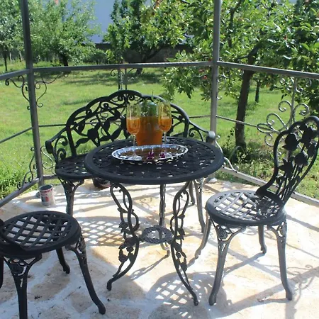 Casa Botanica Feriehus Blagaj