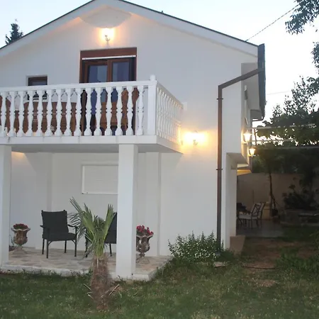 Casa Botanica Благай